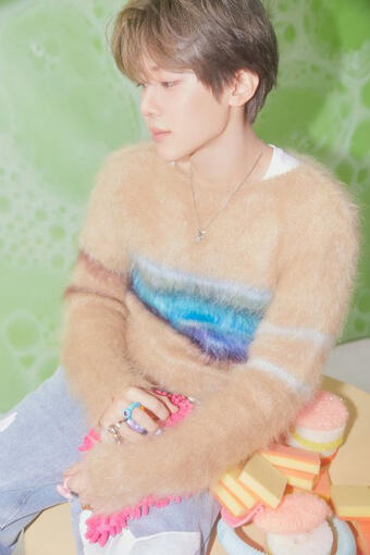 - leader, lead vocal - korean - born may 11 2002 - emoji: 🌷 - mbti: ENFJ